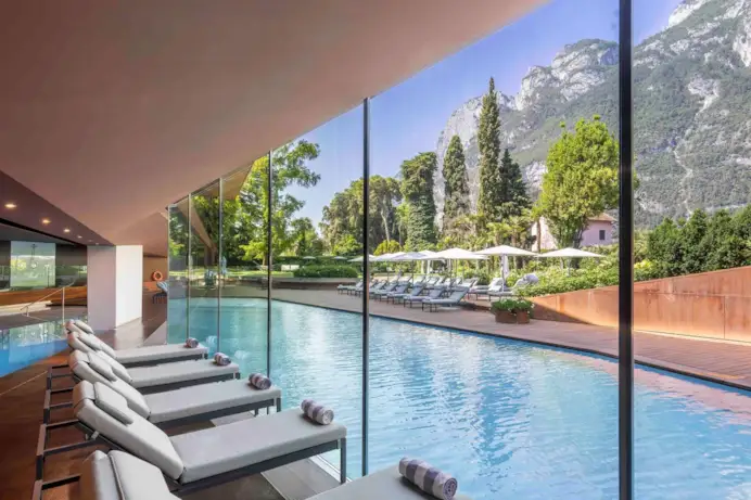 Questo hotel sul Lago di Garda è il luogo perfetto per rallentare (e ritrovare il tempo)