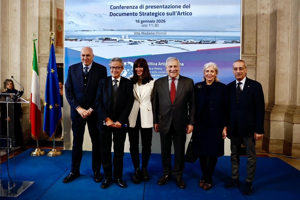 Un momento della presentazione del documento della strategia italiana sull’Artico