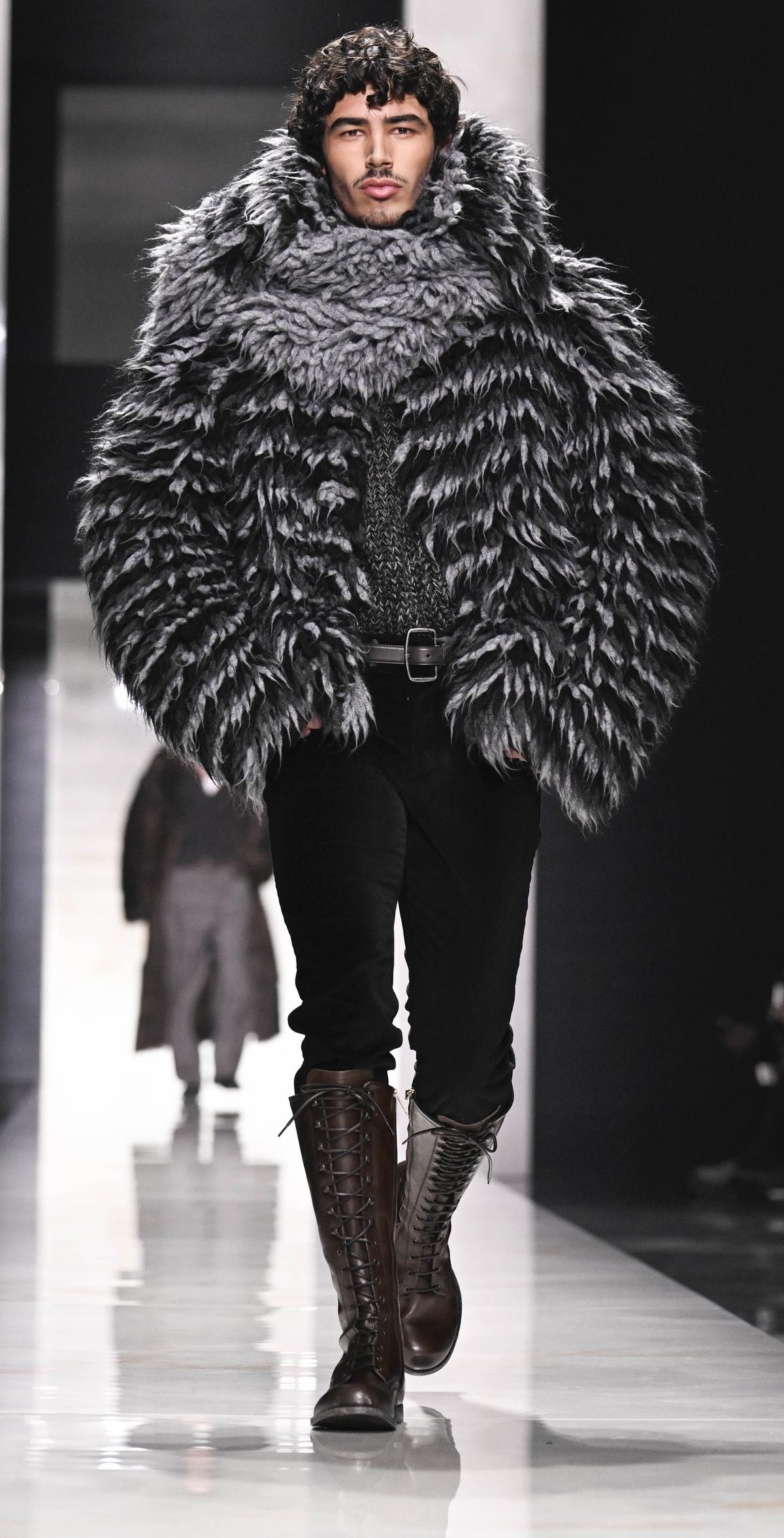 Un look Dolce&Gabbana fall-winter 2026/27 (ph Francesc Ten/MFF)