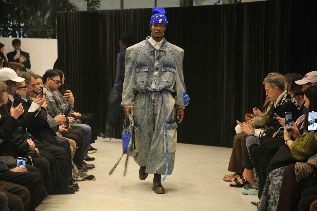 Un look Victor Hart autunno-inverno 2026/27 (courtesy Victor Hart)