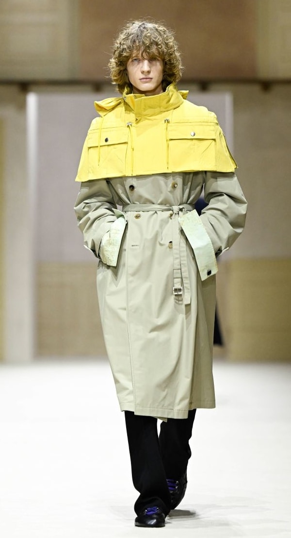 Un look Prada fall-winter 2026/27 (ph Francesc Ten/MFF)