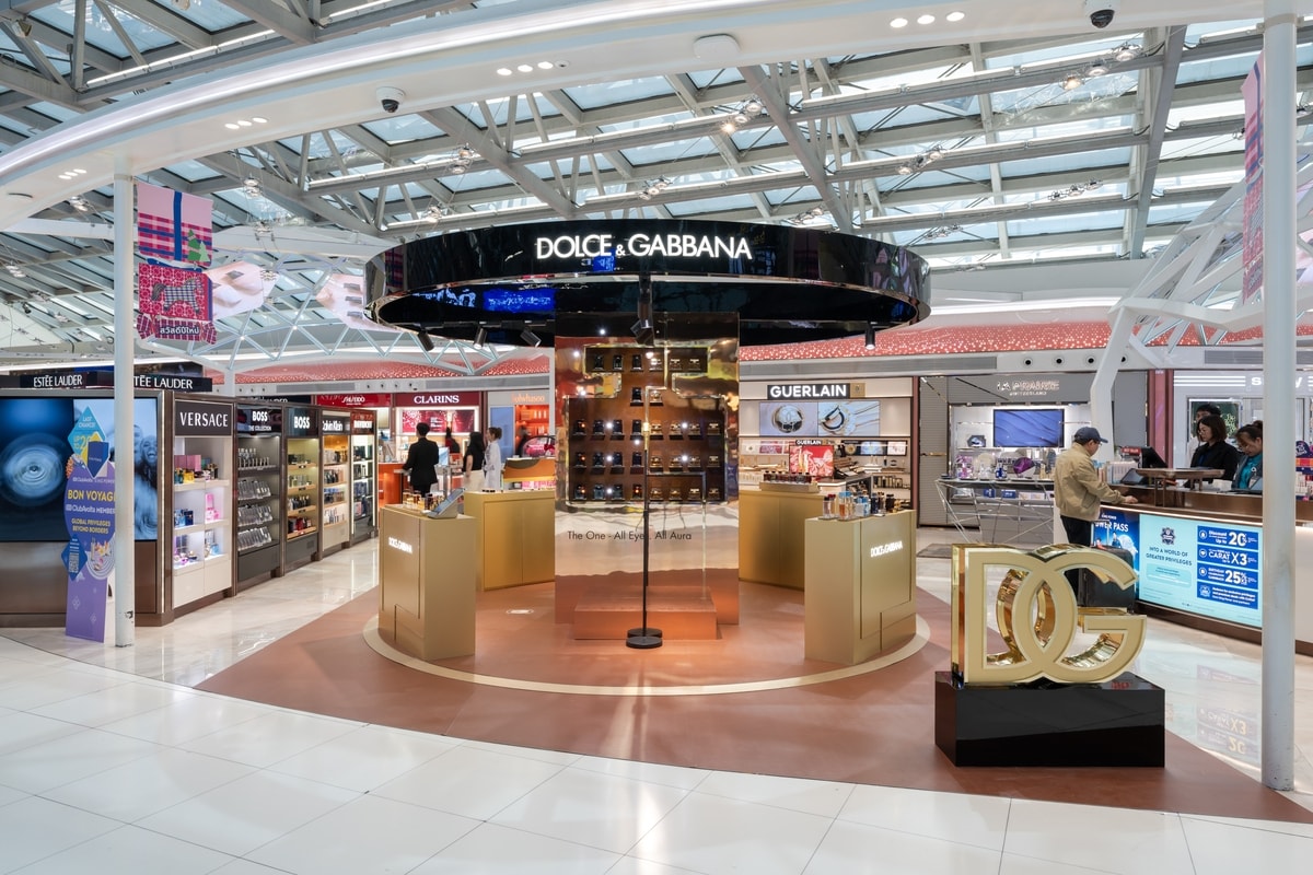 Il pop-up di Dolce&Gabbana beauty all'aeroporto internazionale di Bangkok (courtesy Dolce&Gabbana)