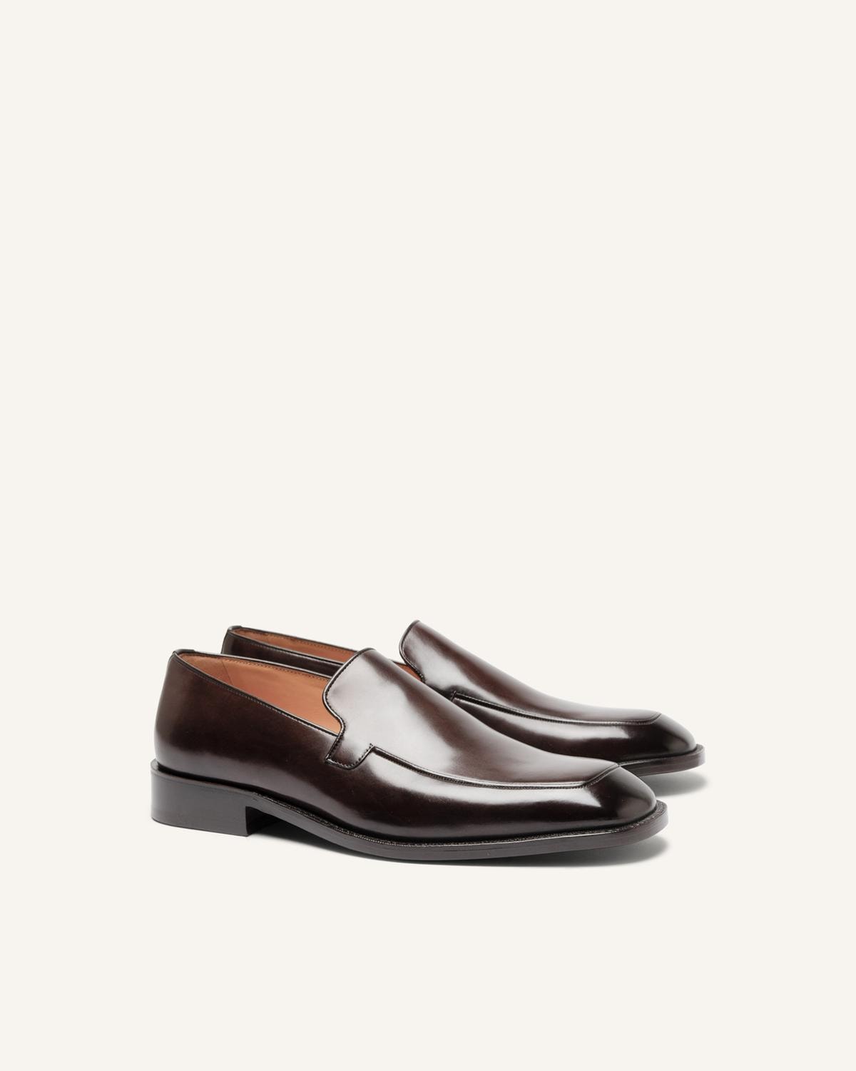Un modello Testoni fall-winter 2026 (courtesy Testoni)
