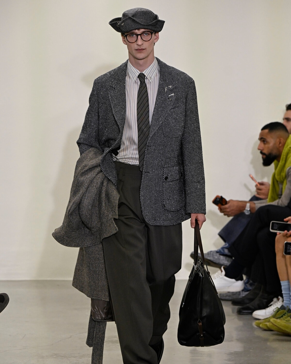 Un look Paul Smith fall-winter 2026/27 (foto Francesc Ten/MFF)