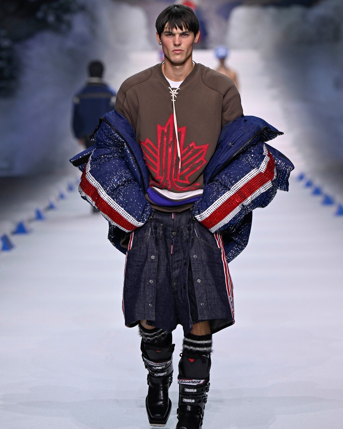 Un look Dsquared2 fall-winter 2026/27 (foto Francesc Ten/MFF)