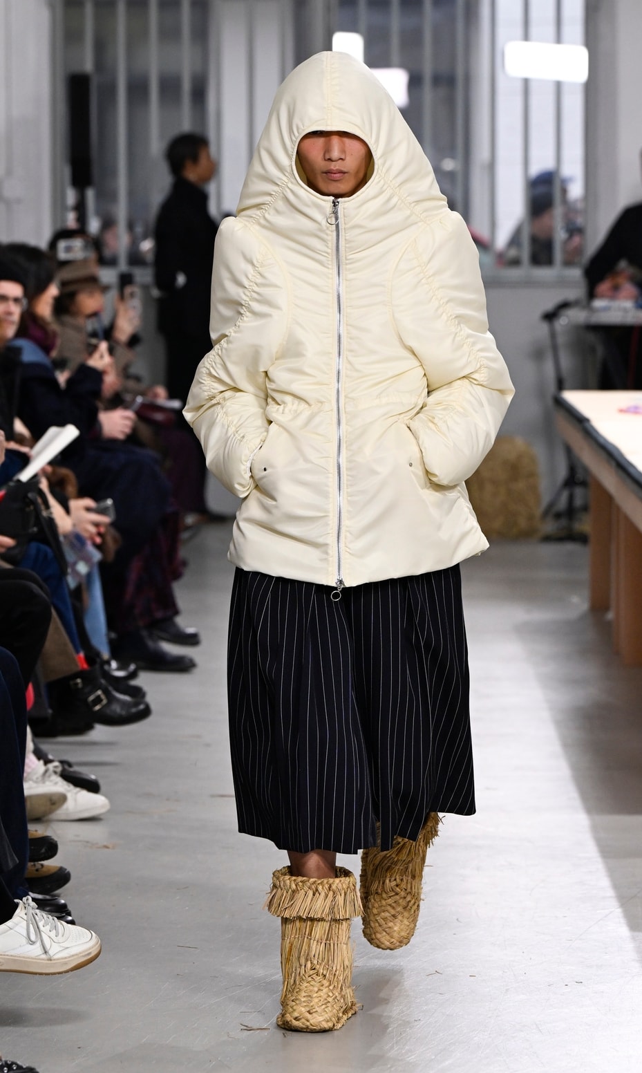 Un look Setchu fall-winter 2026/27 (foto Francesc Ten/MFF)