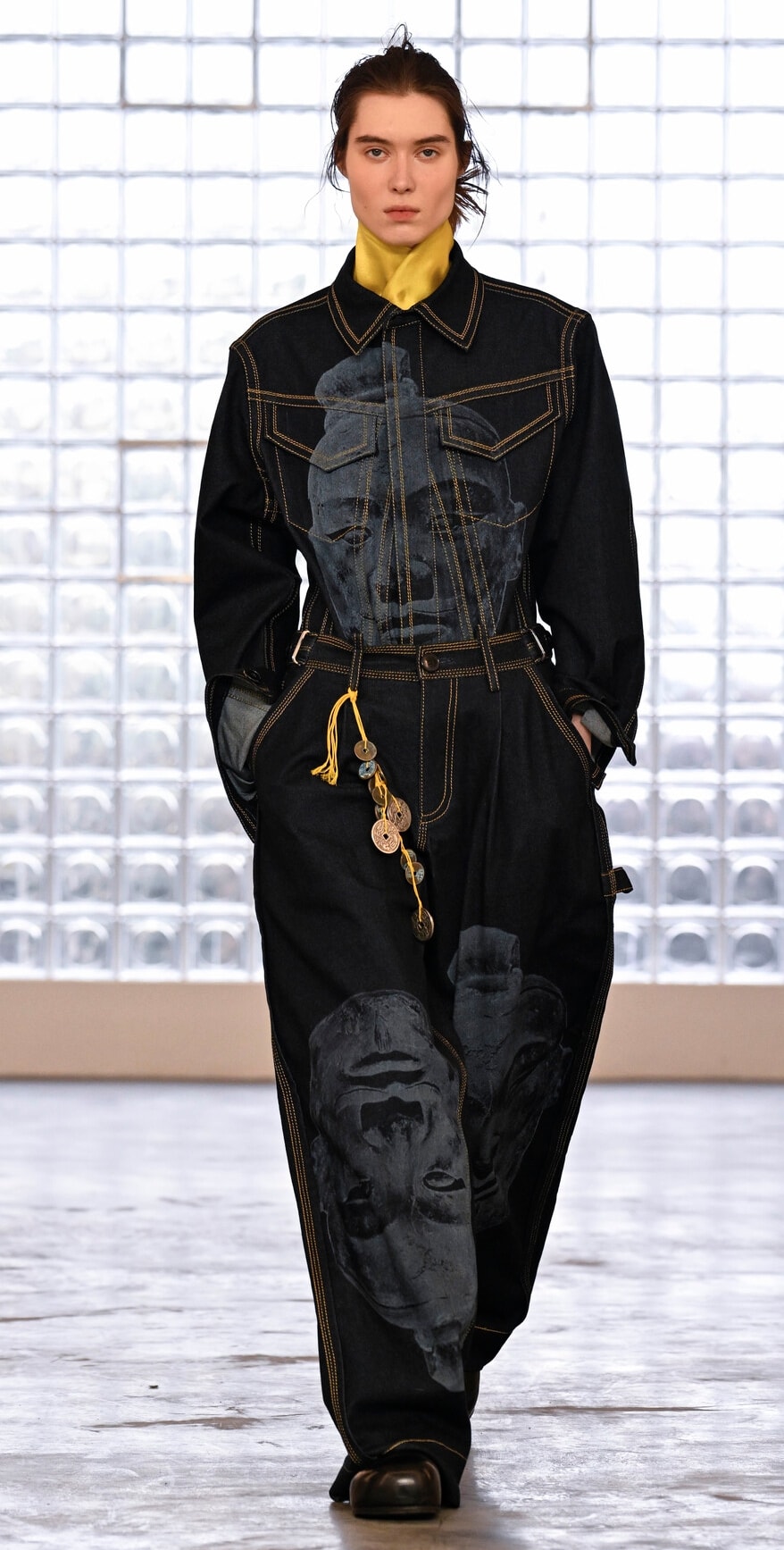 Un outfit Pronounce autunno-inverno 2026/27 (foto Francesc Ten/MFF)