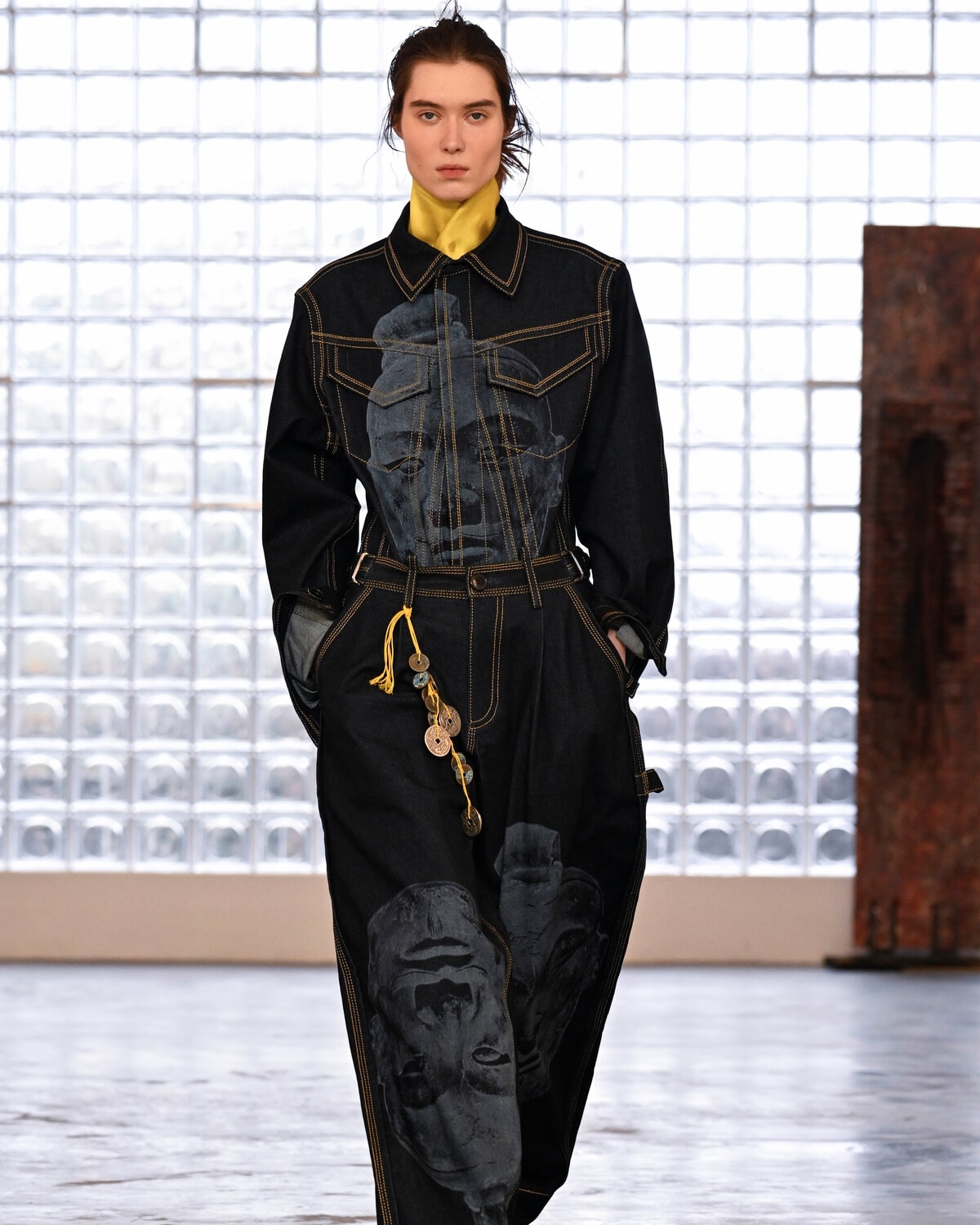 Un outfit Pronounce autunno-inverno 2026/27 (foto Francesc Ten/MFF)