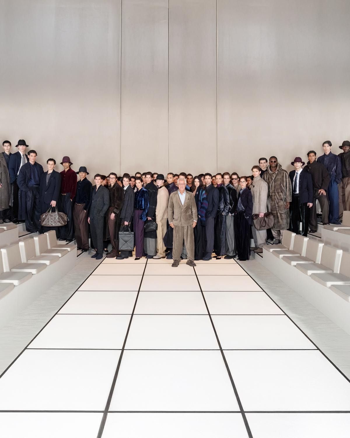 Il finale fall-winter 2026/27 Giorgio Armani (ph Francesc Ten/MFF)