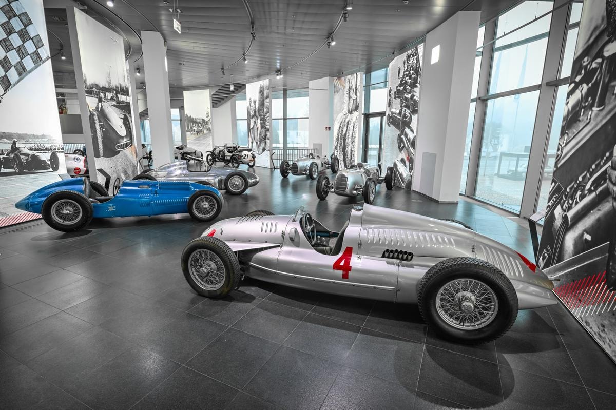 Audi verso la Formula 1 2026: a Ingolstadt la mostra che racconta un secolo di Gran Premi