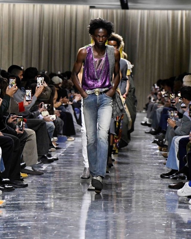 Il finale della sfilata Christian Dior fall-winter 2026/27 (ph Francesc Ten/MFF)