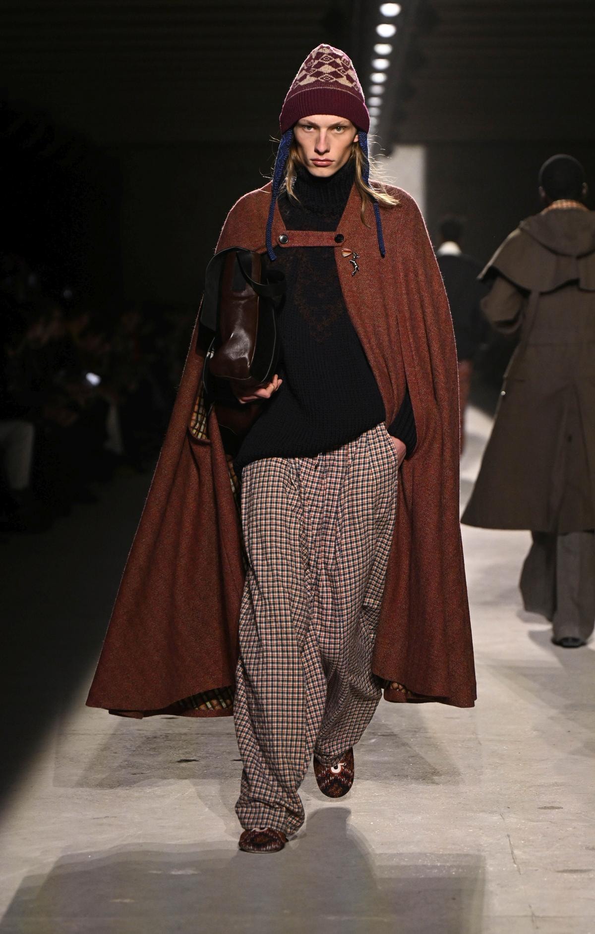 Un look Dries Van Noten fall-winter 2026/27 (ph Francesc Ten/MFF)