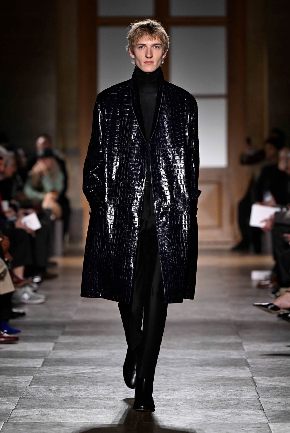 Un look Hermès fall-winter 2026/27 (foto Francesc Ten/MFF)