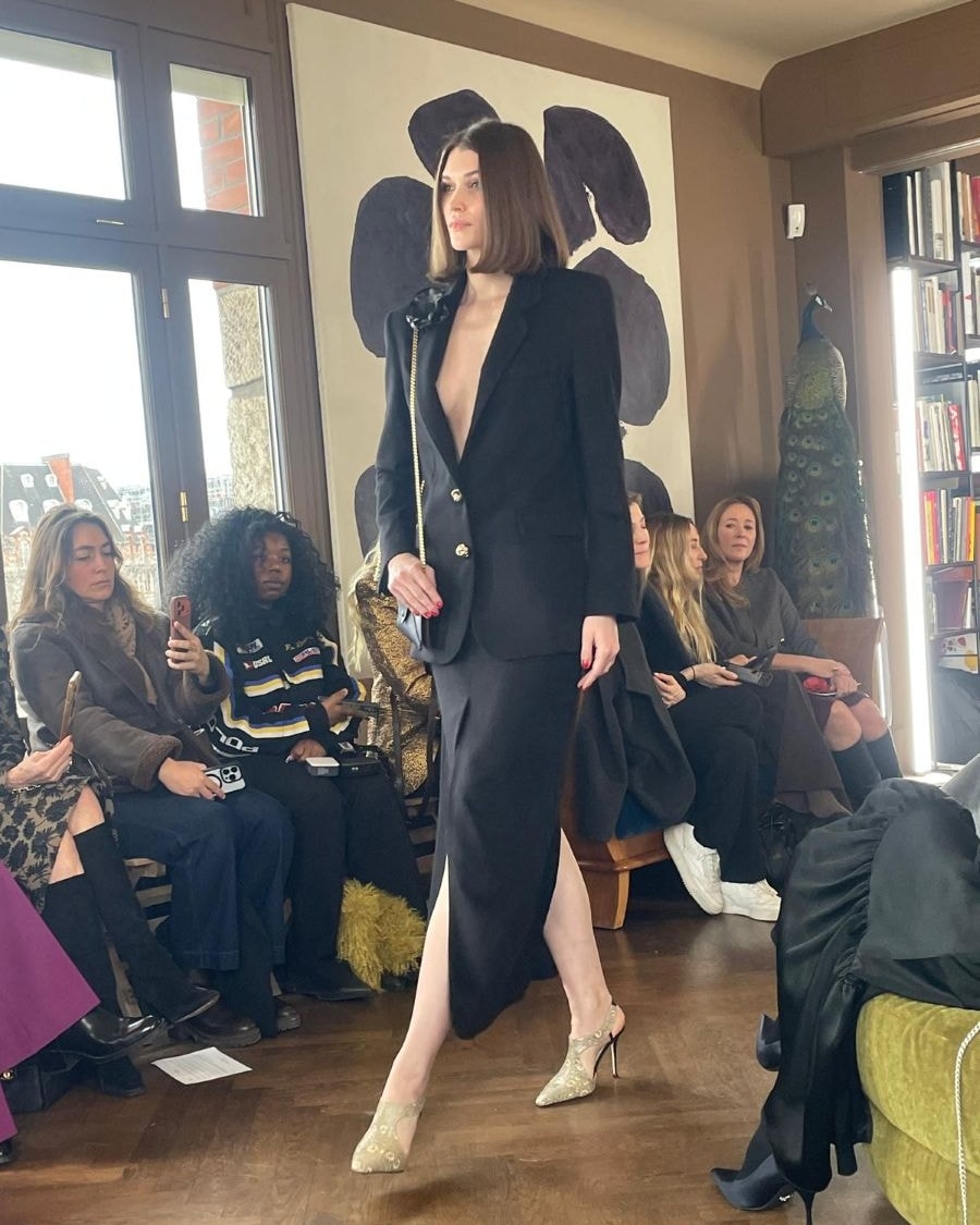 Un look Julie de Libran haute couture (ph Silvia Manzoni)