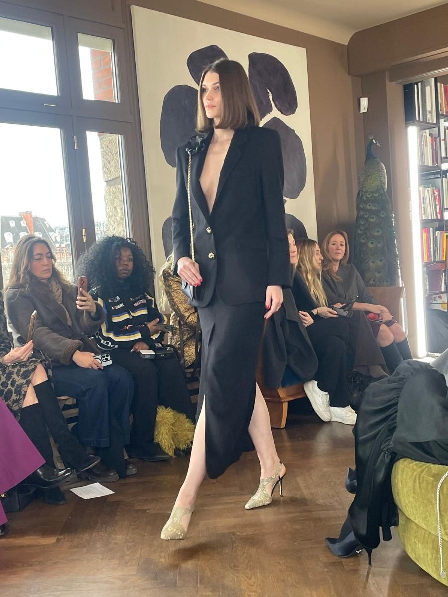 Un look Julie de Libran haute couture (ph Silvia Manzoni)