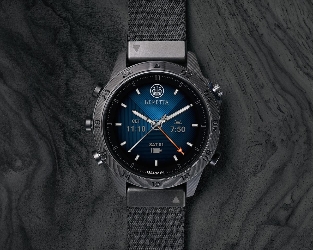 Smartwatch di lusso: Garmin lancia Marq Commander con Beretta per i 500 anni