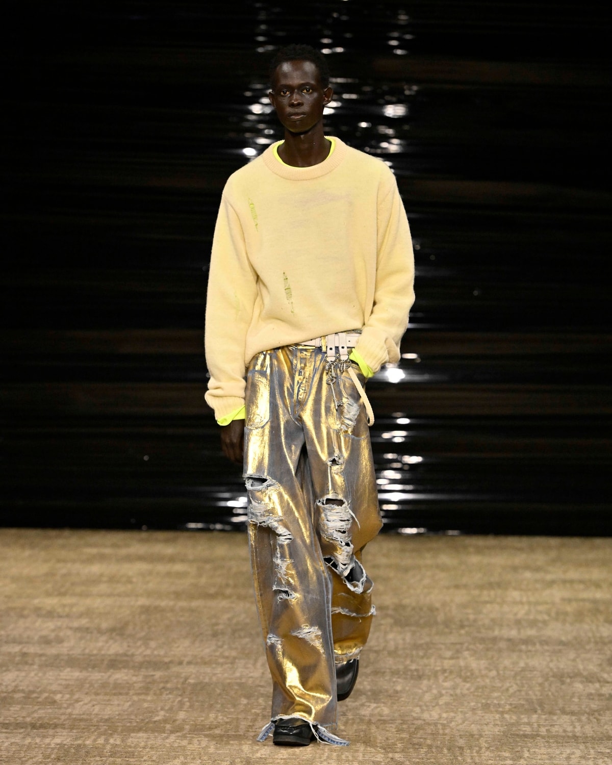 Un look Kolor fall-winter 2026/27 (foto Francesc Ten/MFF)
