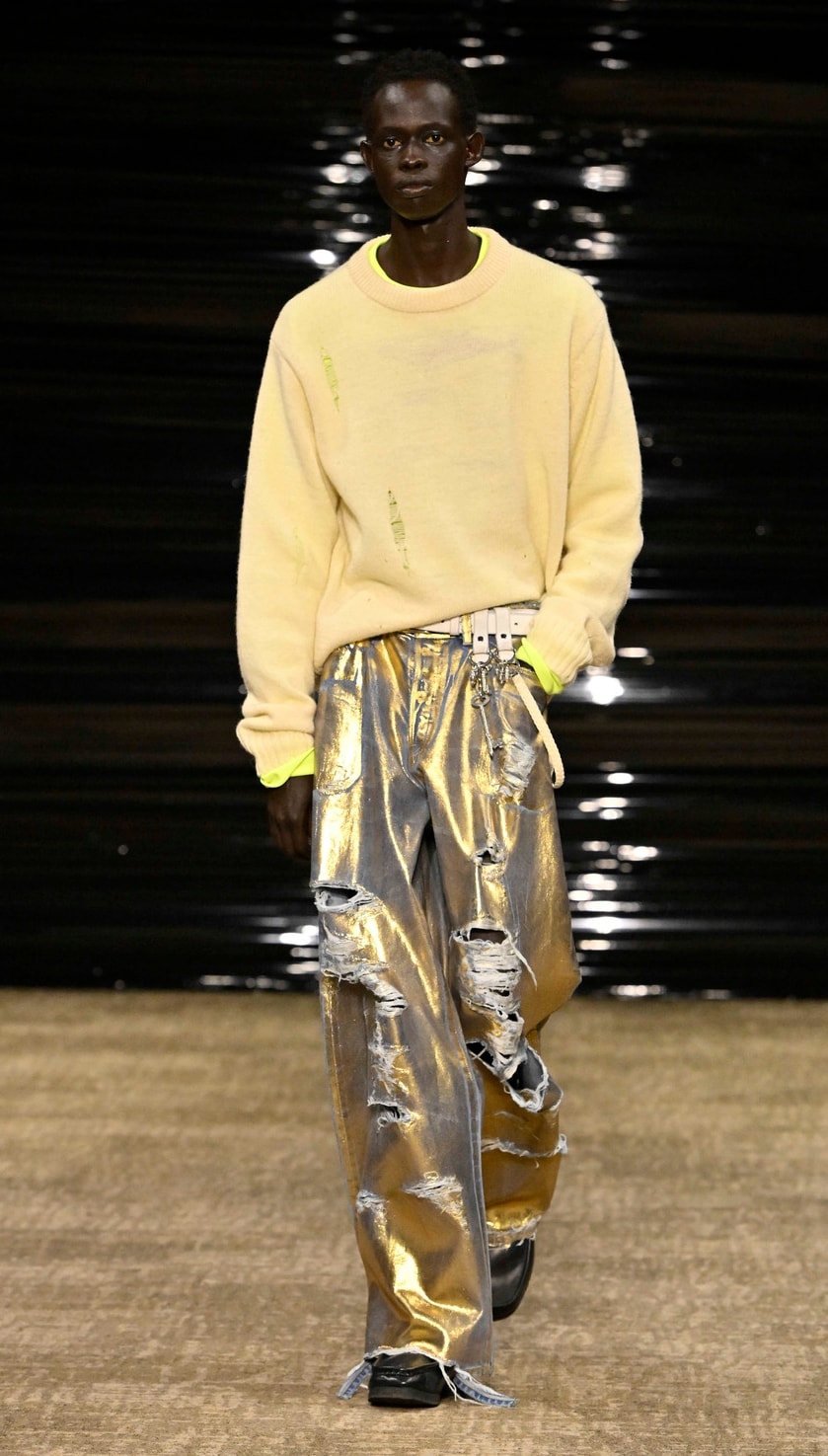 Un look Kolor fall-winter 2026/27 (foto Francesc Ten/MFF)