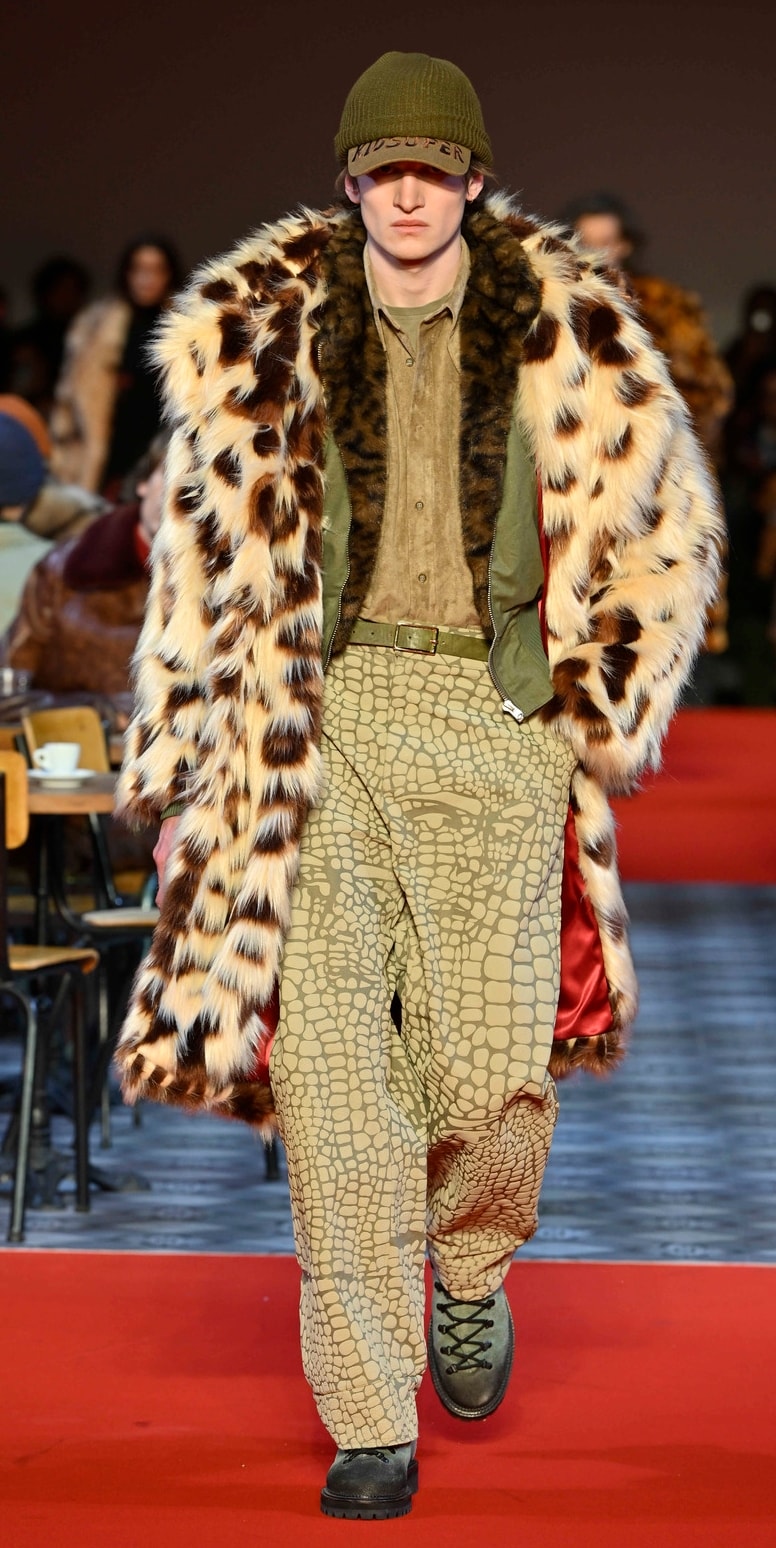 Un look Kidsuper autunno-inverno 2026/27 (foto Francesc Ten/MFF)