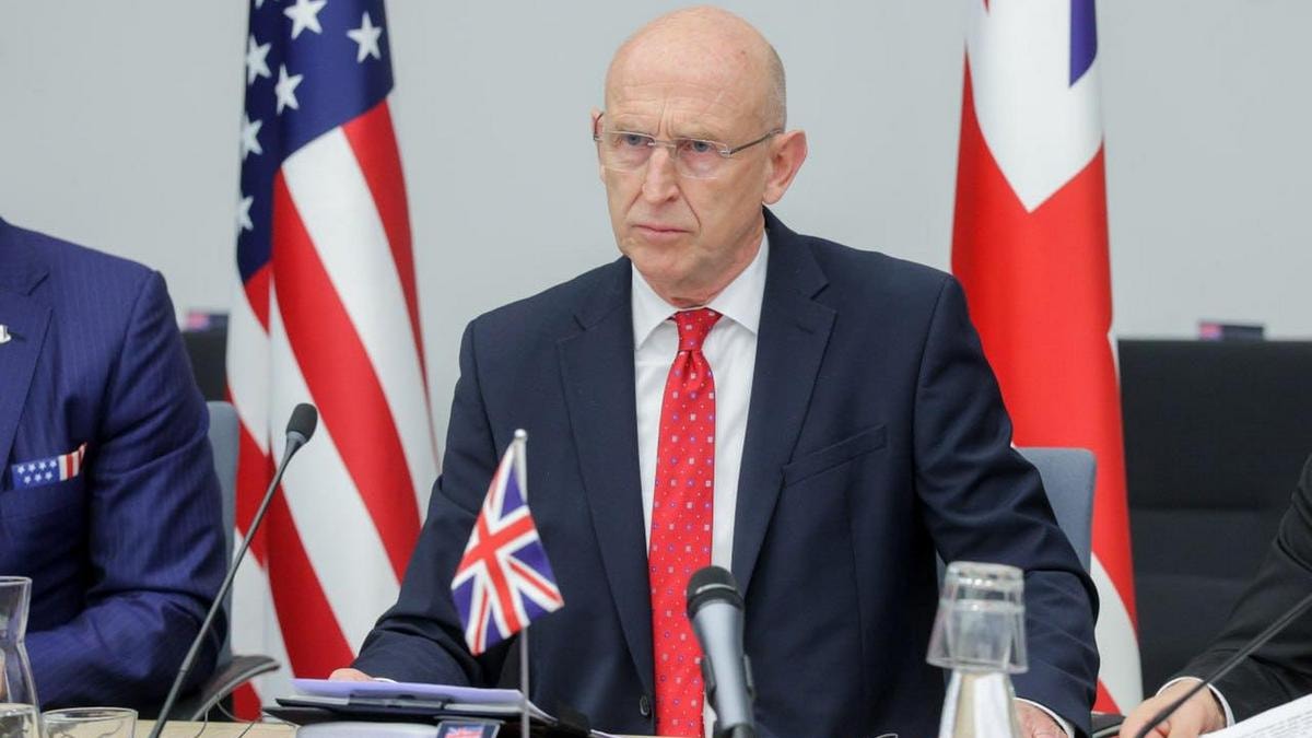John Healey, ministro difesa Inghilterra