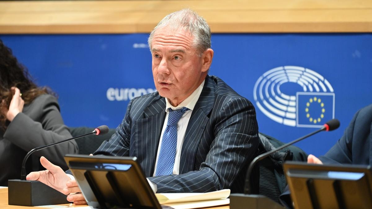 Industria europea, il ministro Urso suona la sveglia a Bruxelles: serve una svolta per automotive, energia e siderurgia