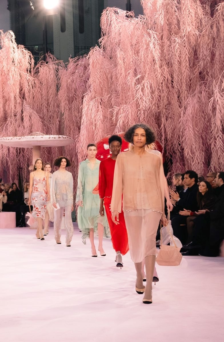 Il finale della sfilata Chanel spring-summer 2026 alla Paris haute couture (courtesy Chanel)
