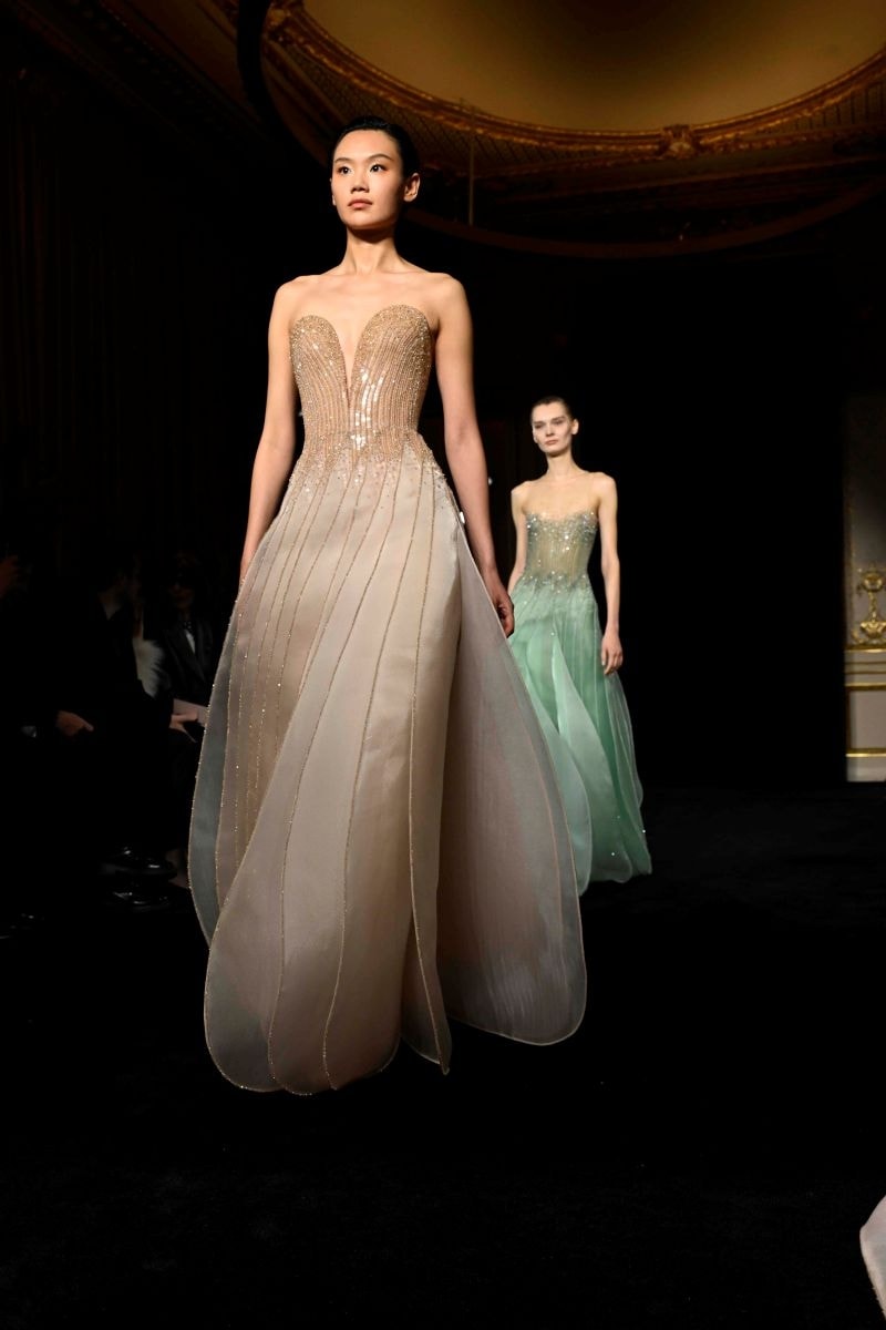 ll finale della sfilata Armani Privé spring-summer 2026 alla Paris haute couture (ph Francesc Ten/MFF)
