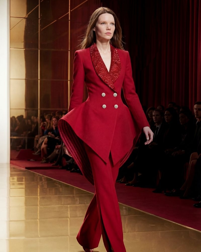 Un look Alexis Mabille spring-summer 2026 alla Paris haute couture (courtesy Alexis Mabille)