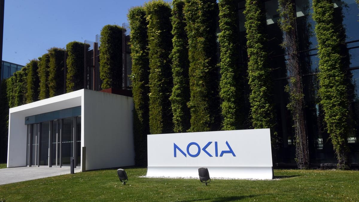 Nokia, il titolo scende dopo annuncio calo utile. Pesano le  stime prudenti 2026 e il cambio di presidente del board