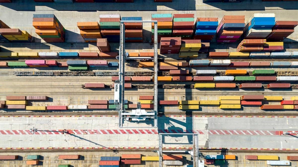 Usa-Italia, l’effetto dazi non basta a ribaltare il commercio: surplus in calo ma ancora robusto