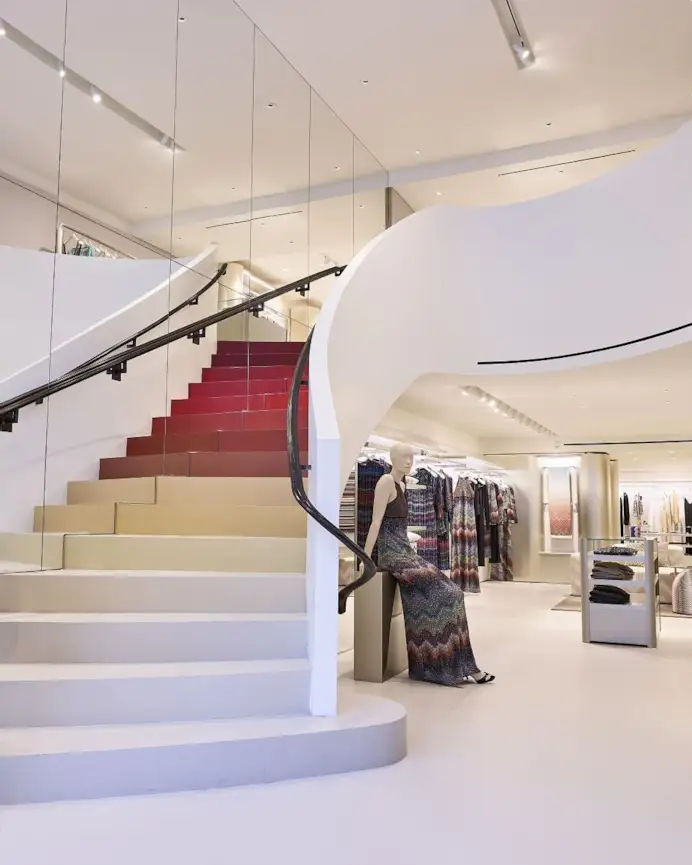La scala all'interno della boutique newyorkese di Missoni (courtesy Missoni)
