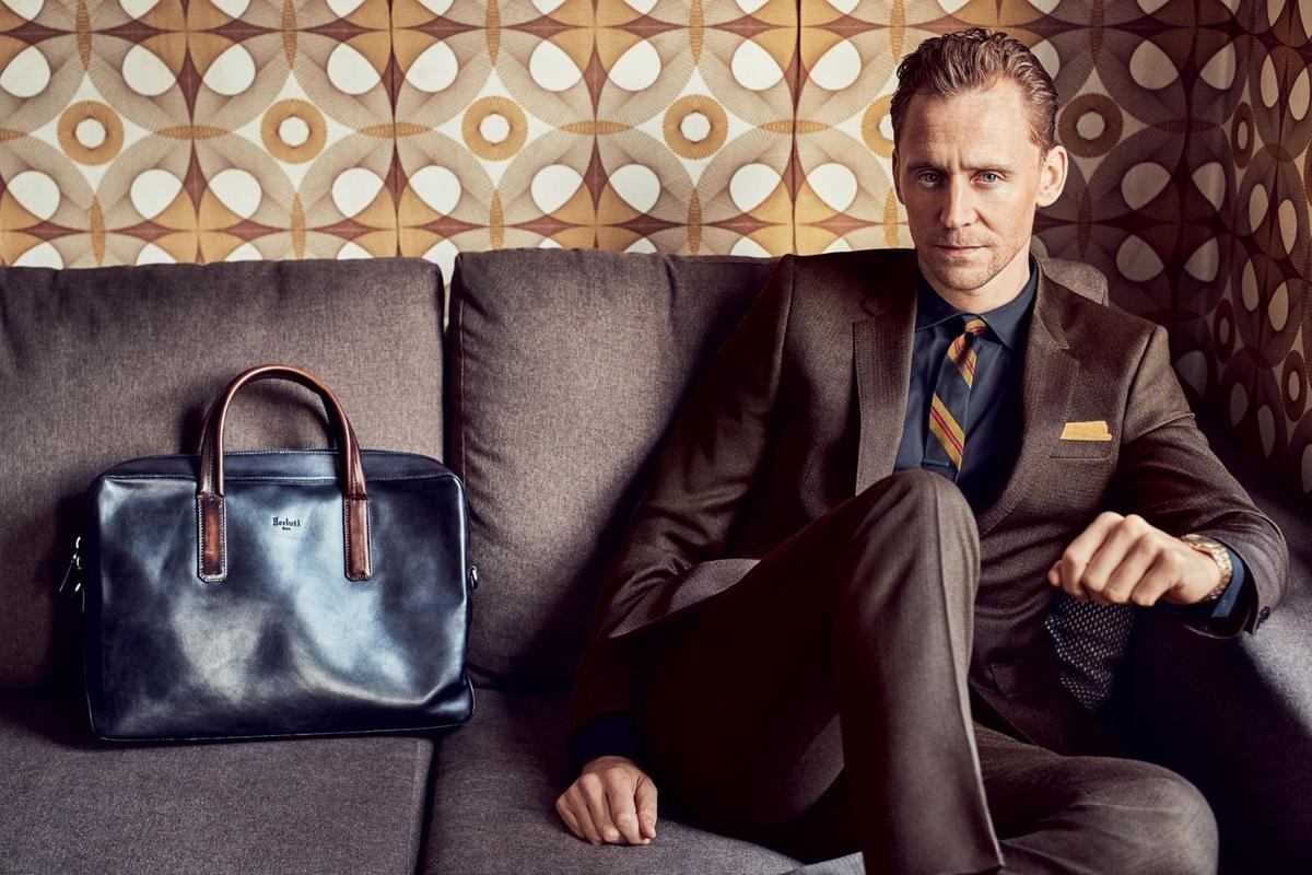 Tom Hiddleston in una campagna di Salvatore Ferragamo.