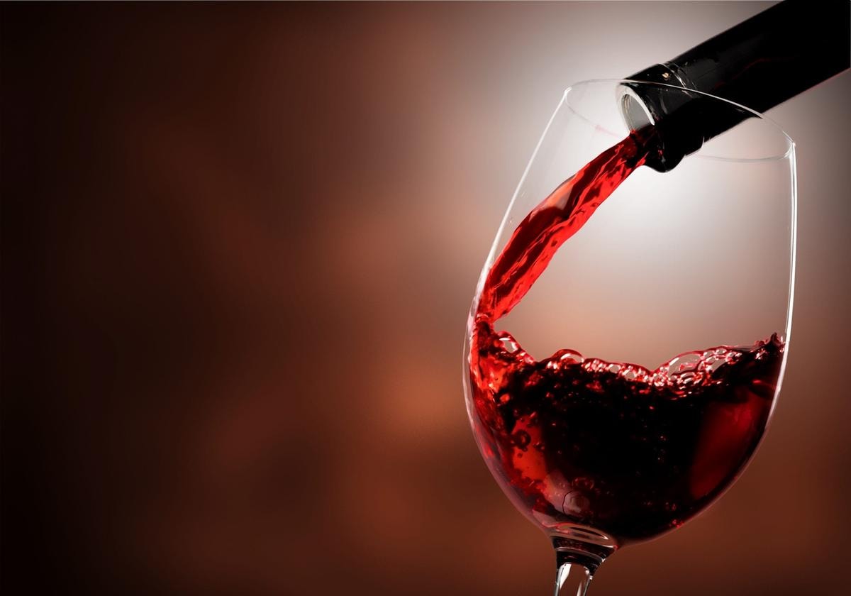 Longevità a tavola? Un bicchiere di vino al giorno. E tra i 40-65 anni il vantaggio è ancora più significativo 