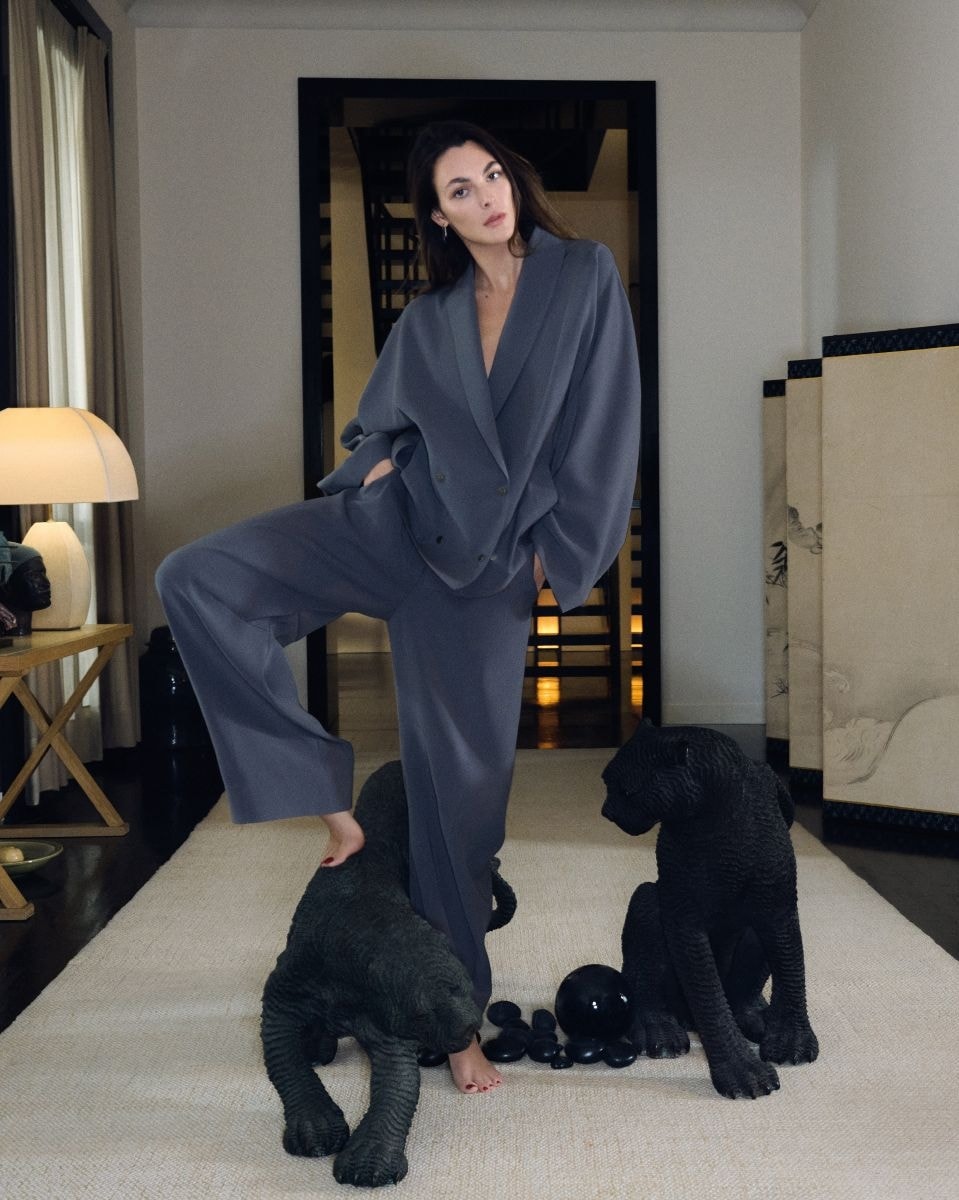 Vittoria Ceretti nella campagna Giorgio Armani ss 2026 (ph Oliver Pearch, courtesy Giorgio Armani)