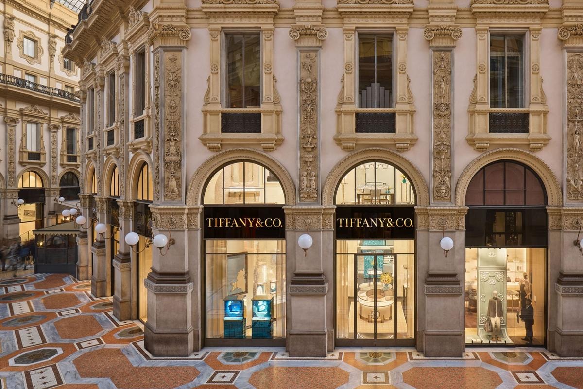 Tiffany & Co. illumina la Galleria: apre la nuova boutique nel cuore di Milano