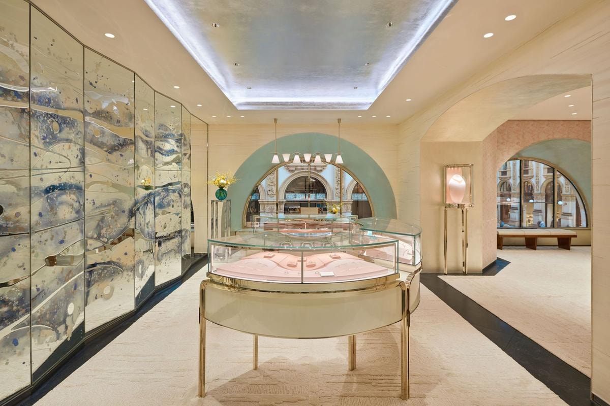 Tiffany & Co. illumina la Galleria: apre la nuova boutique nel cuore di Milano