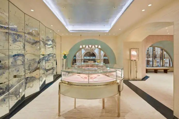 Tiffany & Co. illumina la Galleria: apre la nuova boutique nel cuore di Milano