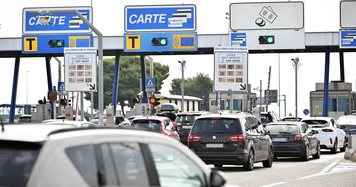 Casello autostradale con telepedaggio