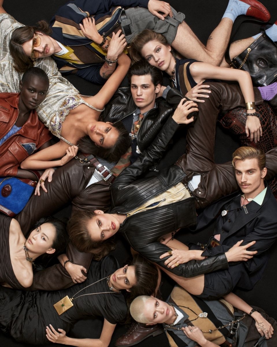 La campagna Versace by Dario Vitale (ph Steven Meisel, courtesy Versace)