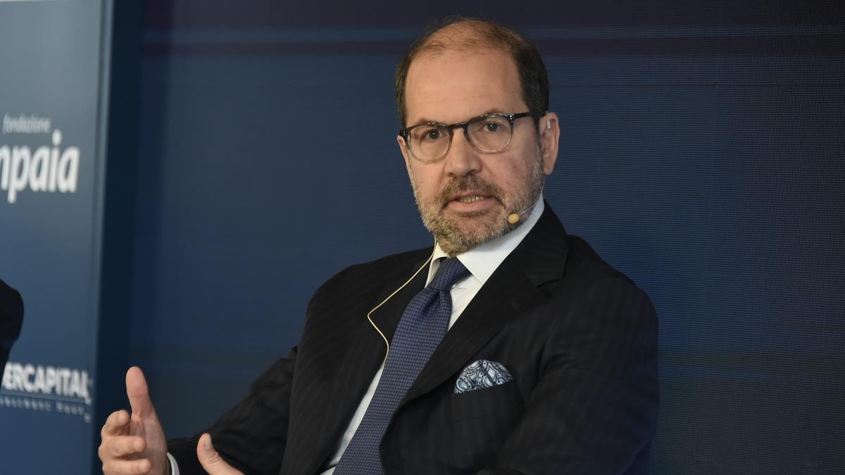 Mps pronta ad allinearsi a Bce. Il cda valuta di anticipare il piano a fine febbraio e apre sul delisting di Mediobanca