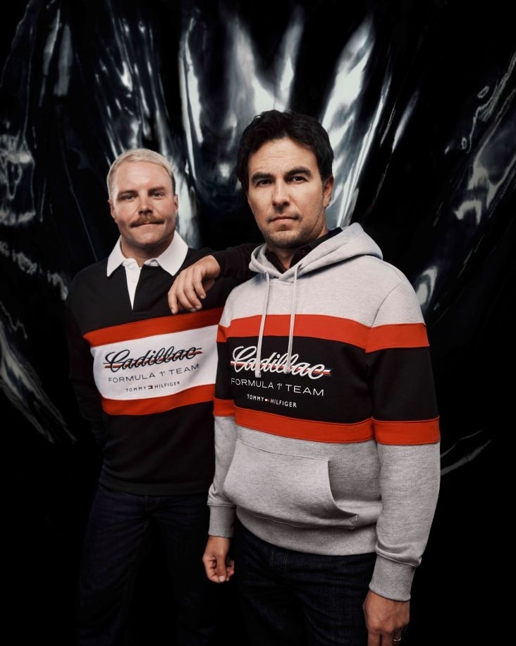 Valteri Bottas e Checo Pérez indossano la capsule Tommy Hilfiger x Cadillac Formula 1 team (courtesy Tommy Hilfiger)