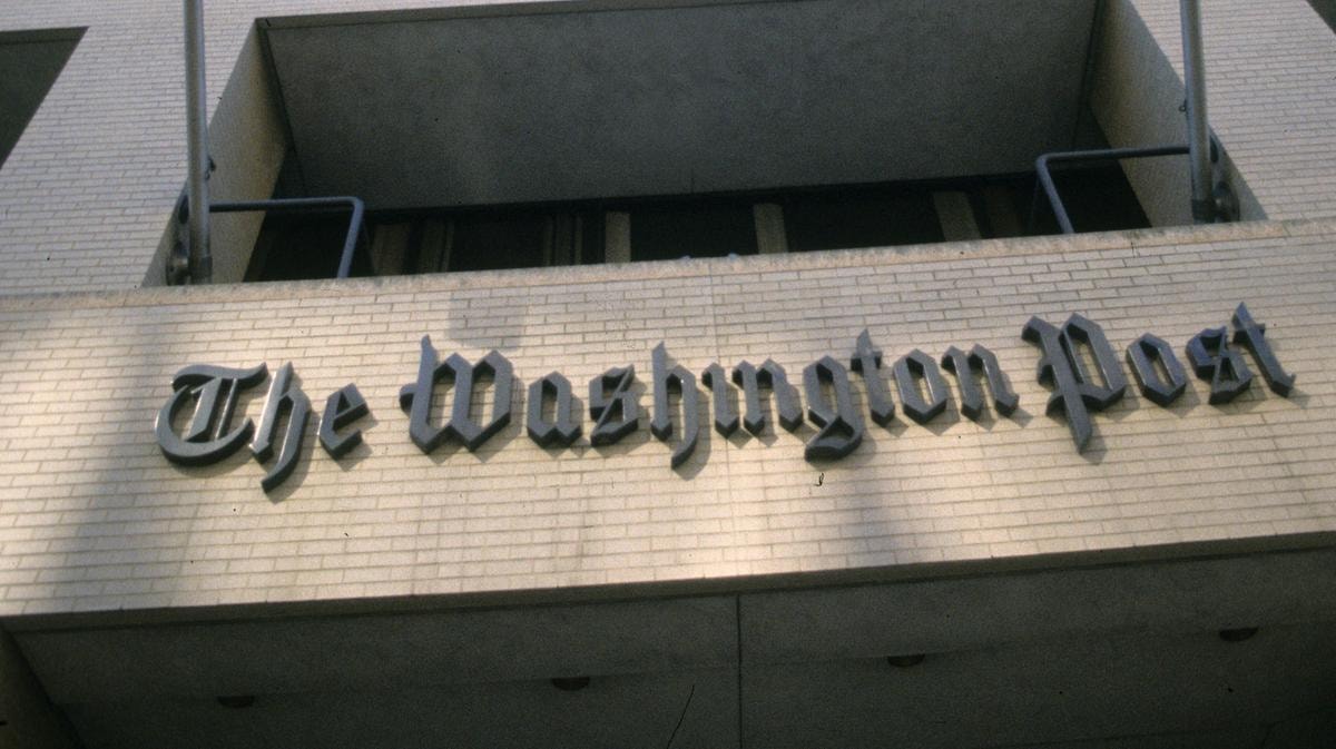 Jeff Bezos licenzia 300 giornalisti del Washington Post. L’ex direttore Baron: è uno dei giorni più bui