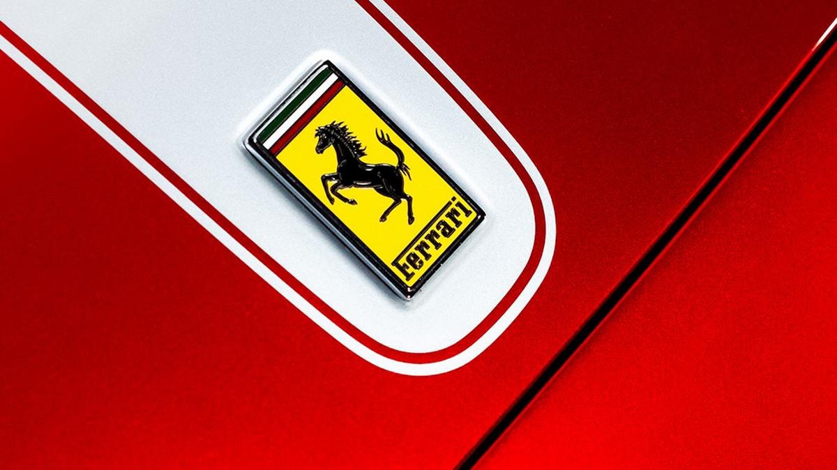 Ferrari batte le attese: nel 2025 +5% di utili e +7% di ricavi. Il titolo balza a Piazza Affari
