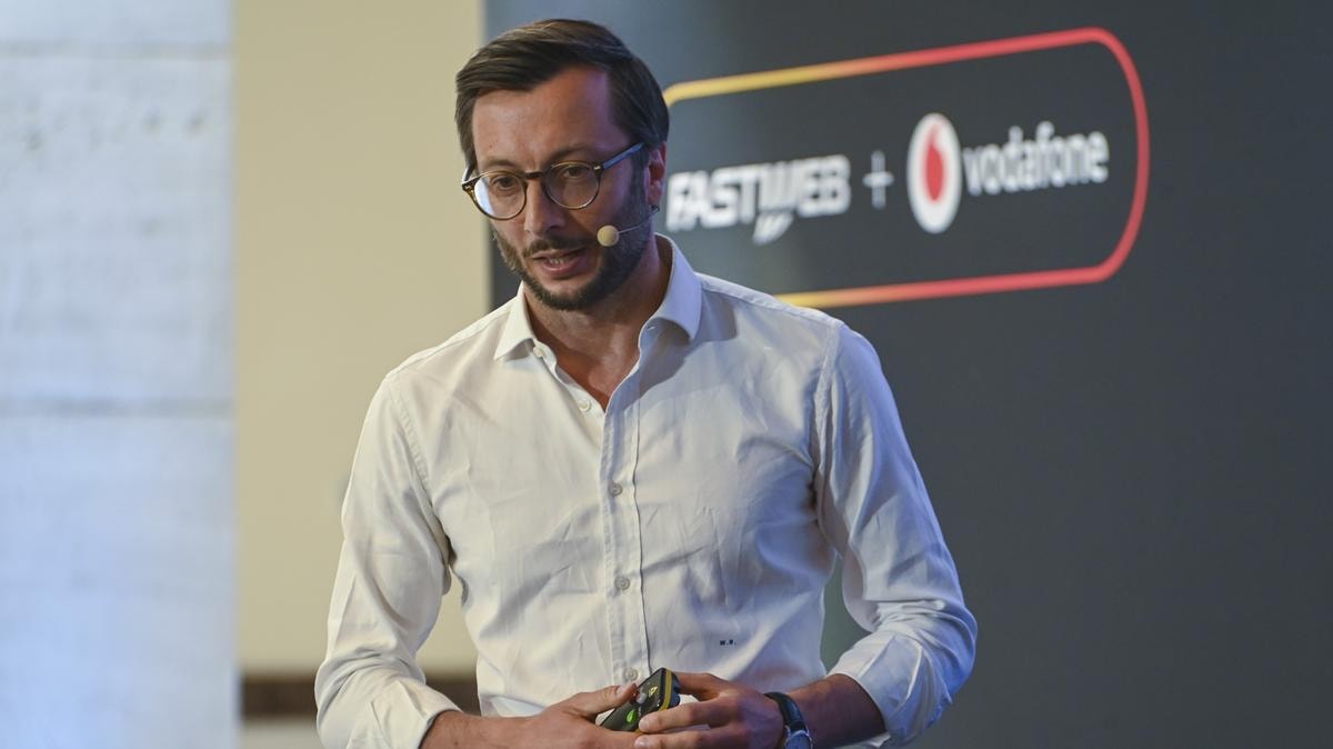 Fastweb+Vodafone, la marginalità resiste più dei ricavi. Crescono i servizi per le aziende, l’energia e l’AI