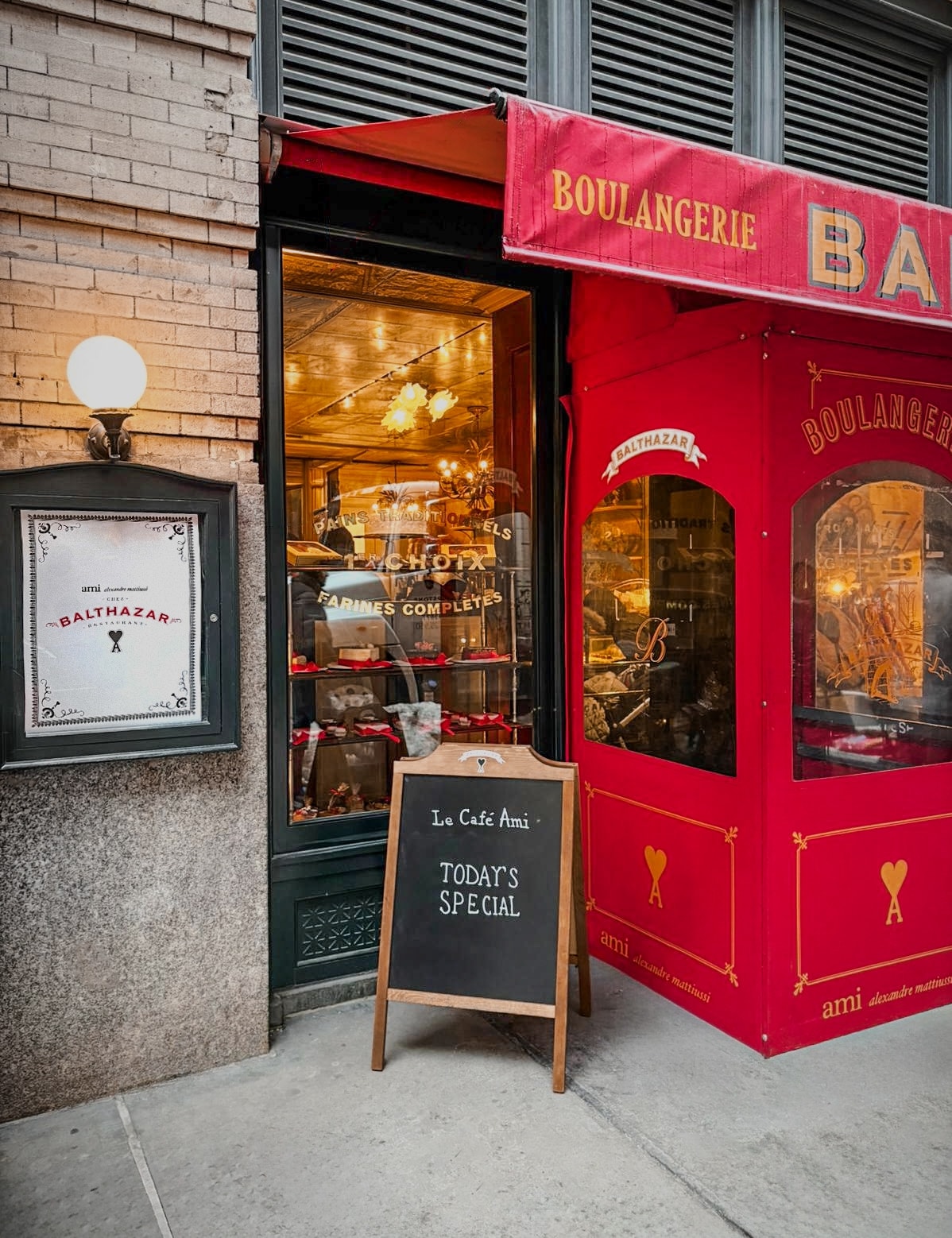 Il takeover del ristorante Balthazar a New York by Ami Paris (courtesy Ami Paris)