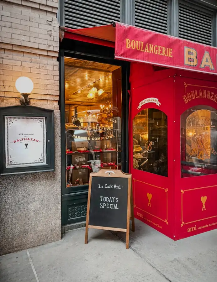 Il takeover del ristorante Balthazar a New York by Ami Paris (courtesy Ami Paris)