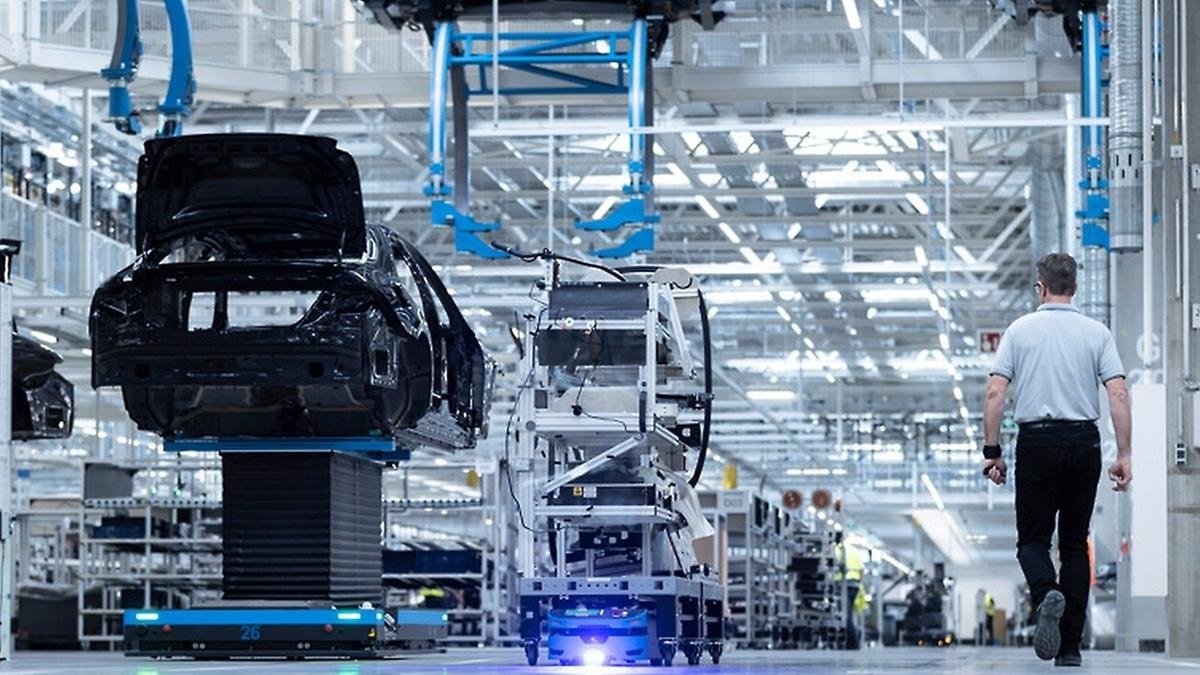 Auto in crisi: Stellantis, Renault, Volkswagen e le altre torneranno a rendere in borsa? Il parere degli analisti