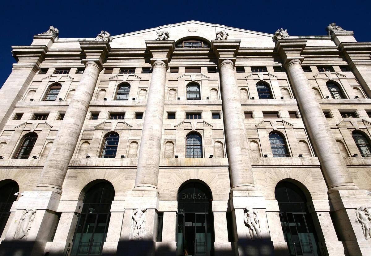 PALAZZO MEZZANOTTE
 BORSA PIAZZA AFFARI MILANO ITALIANA VALORI