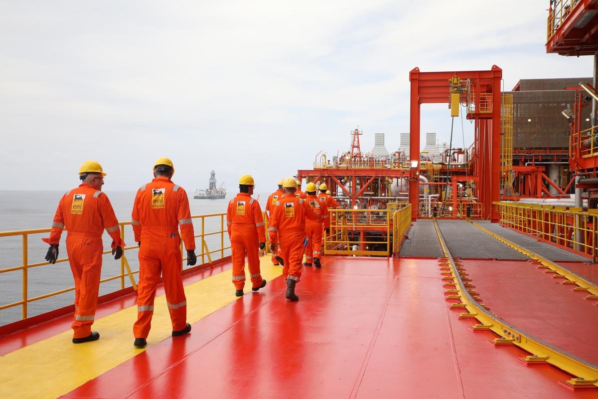 Eni scopre giacimento di petrolio da 500 milioni di barili in Angola