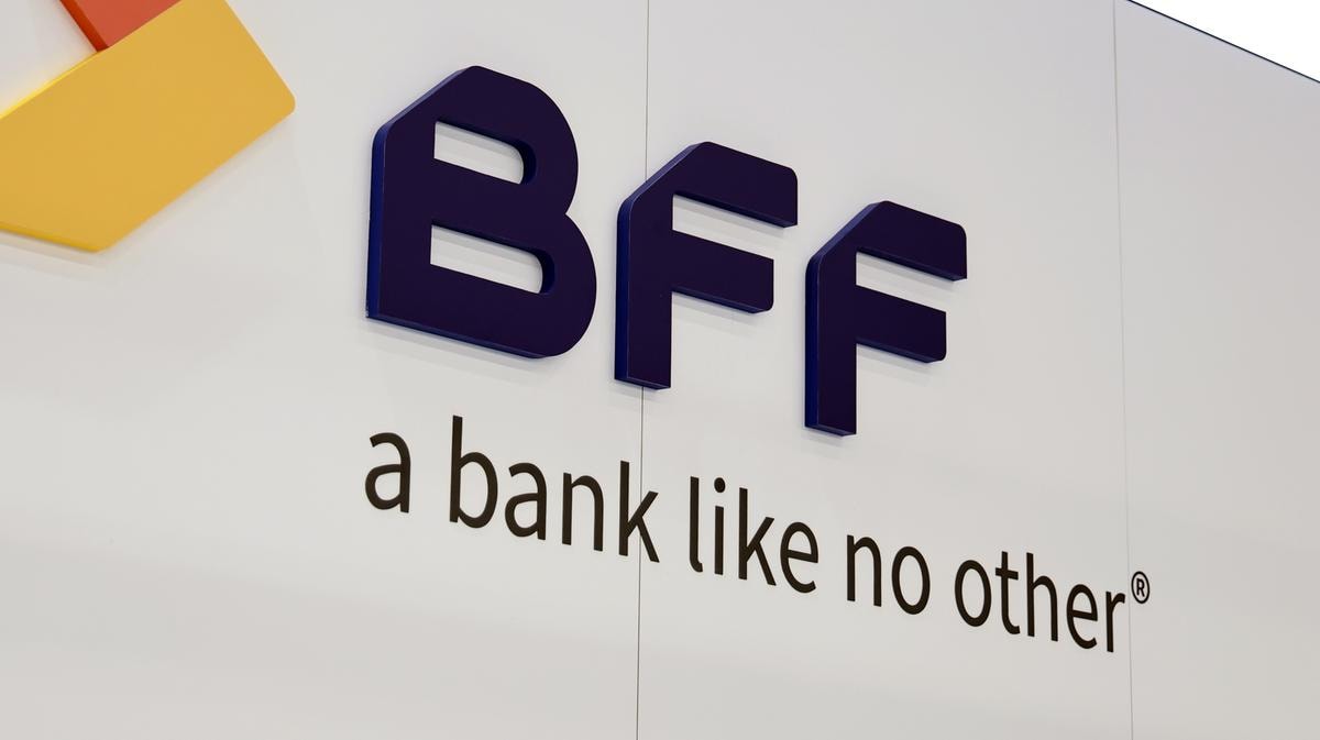 Bff nel mirino della Procura di Milano: i magistrati indagano per falso in bilancio. Intanto Bankitalia lancia una nuova ispezione